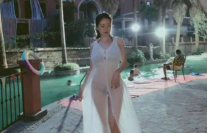 因刘强东走红的蒋娉婷现状开直播住豪宅这身材换谁都顶不住