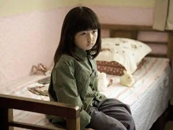 一年拍8部电影,抽空考了全省第一,20岁的张子枫到底有多励志?