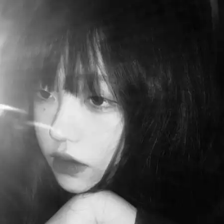 女生头像真人霸气黑色侧脸