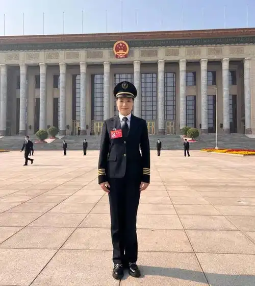 代表面对面 | 黄赫:见证女性从客舱走进驾驶舱,从机尾走向机头|国航