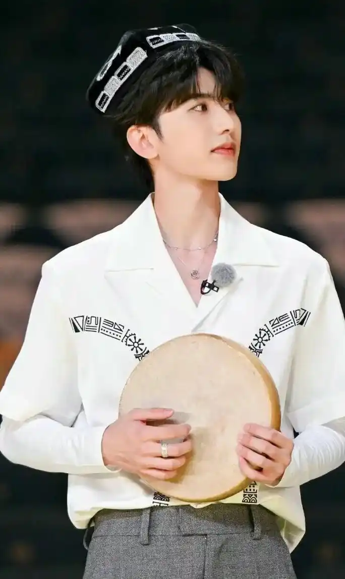 蔡徐坤 蔡徐坤《奔跑吧》图片合集@蔡徐坤  - 抖音