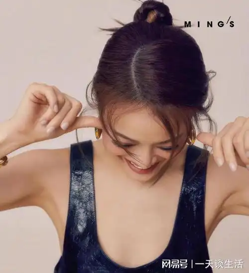 容祖儿的音乐之路一直充满了辉煌,其发行了多张个人音乐专辑,其中《我