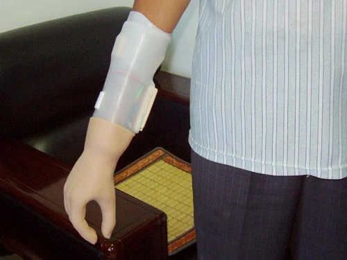 国产腕离断电子假手