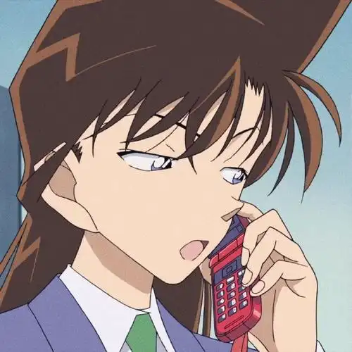 名侦探柯南##毛利兰#自截头像:给新一打电话的兰酱