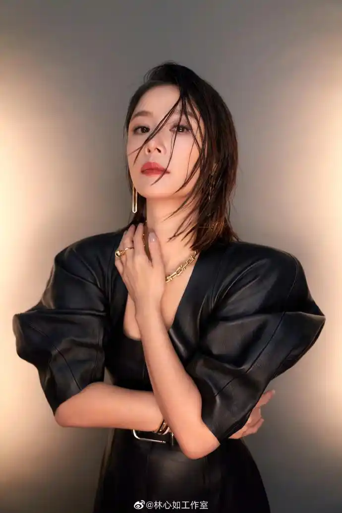 好看的明星壁纸:林心如