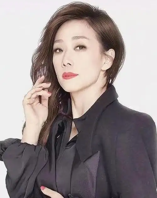 最终林忆莲拿下了最佳女歌手奖.