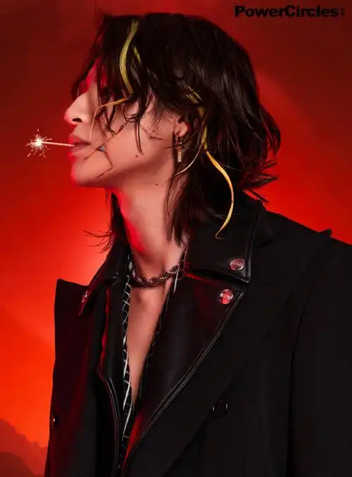 小鬼王琳凯未来感大片