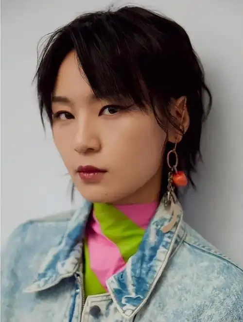 周笔畅巴黎时装周竟然被劝离场是因为造型太过奇特吗