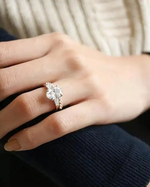 女性戒指正确戴法分享