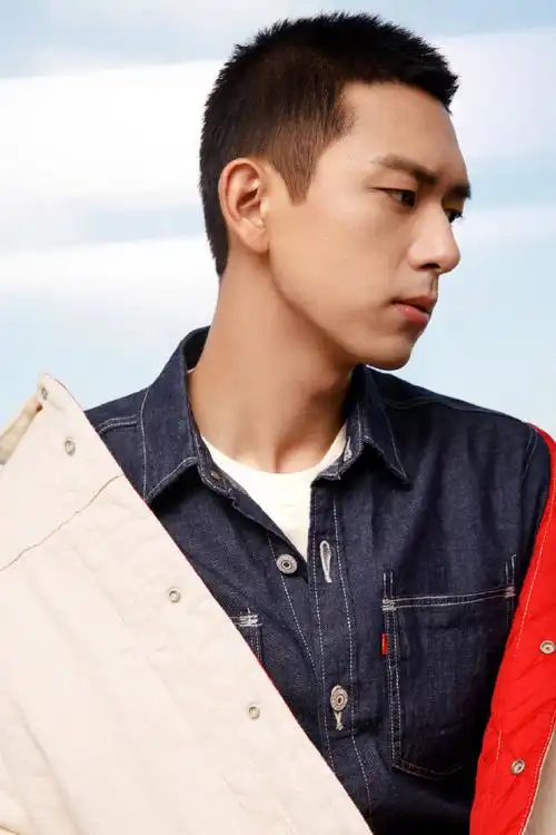 盛典#这是对这一年李现努力的认可,2021年还会有更多作品和大家见面