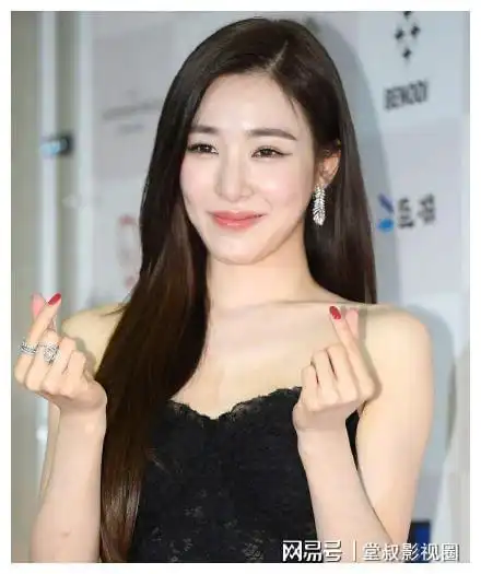 下秒换上粉裙化身甜美公主|礼服|黄美英_网易订阅