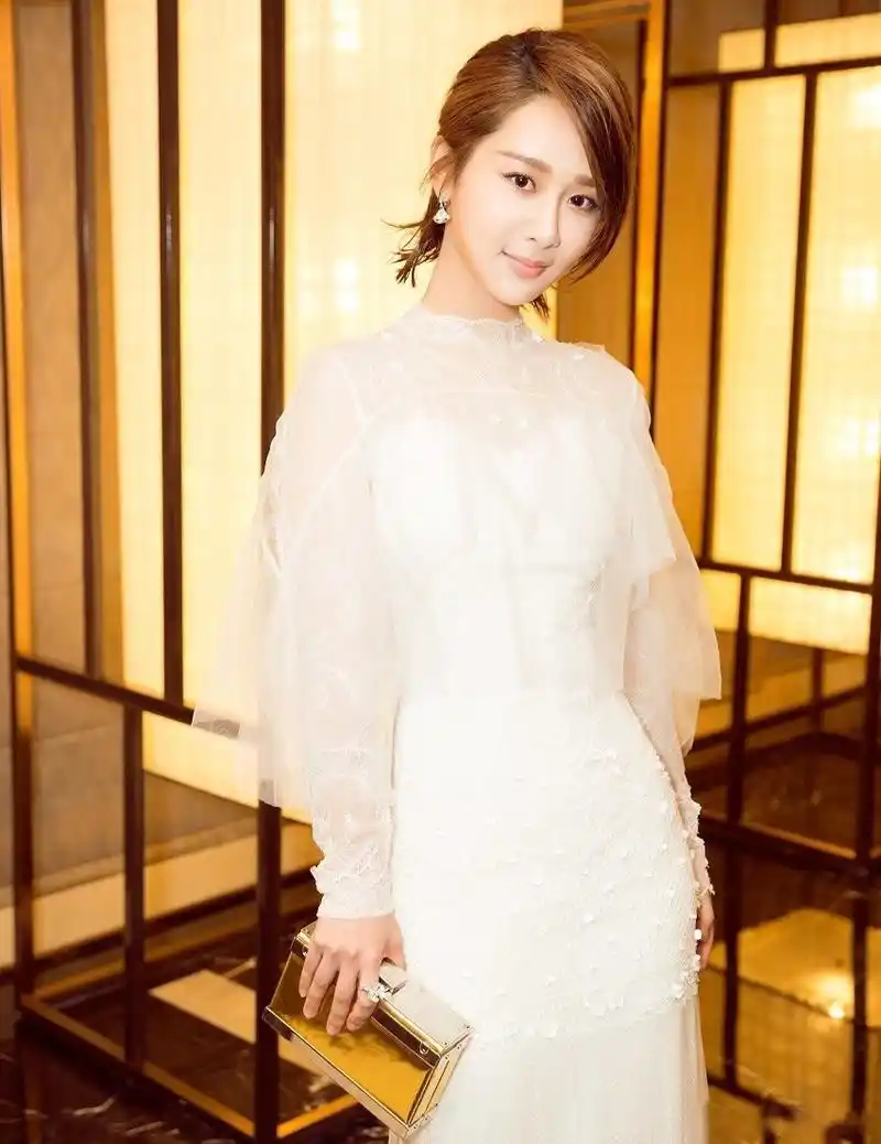 杨紫工作室声明:针对不断升级的造谣谩骂,甚至波及到家人的诅咒,将对