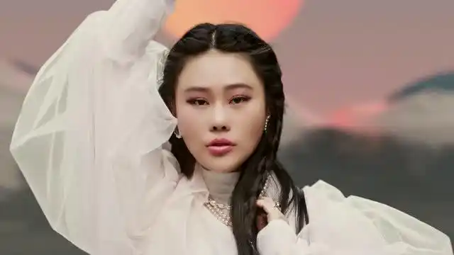 袁娅维《我爱》官方mv,磁性十足的嗓音让人沉醉