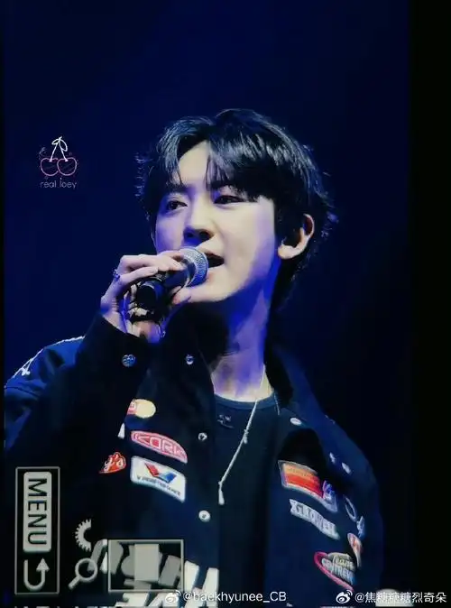 90#朴灿烈61次心动记录# 90#朴灿烈头像#  黑衣灿也是我的小可爱!