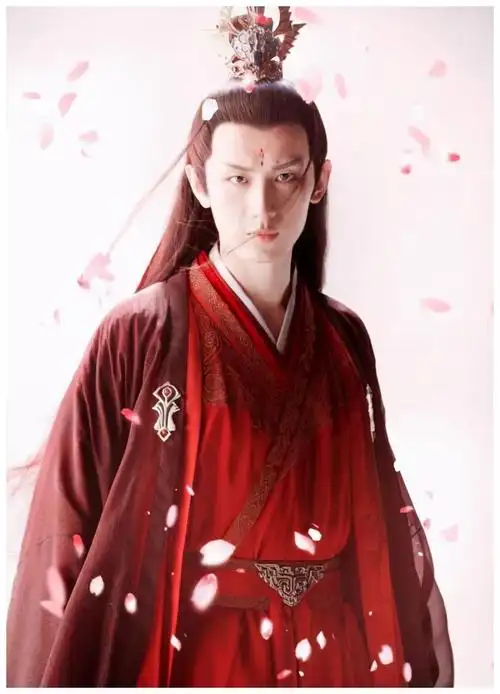 男明星古装红衣,邓伦妩媚,成毅妖艳,谁才是你心中的那个少年?
