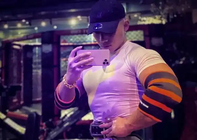 山东肌肉男神,身高1米8,从瘦到壮,网友:不敢接受