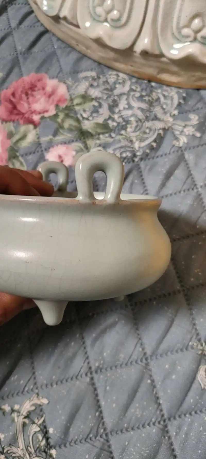 宋代汝窑天青釉三足双耳香炉