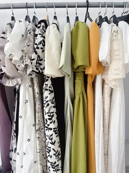 梨形身材的我和衣柜里的短袖连衣裙91