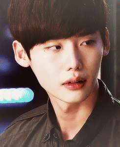 李钟硕李宝英亲吻听见你的声音吓到淡定gif动图_动态图_表情包下载