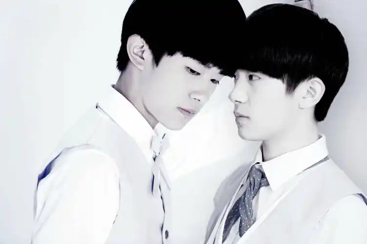 tfboys易烊千玺 cr.logo 饭修