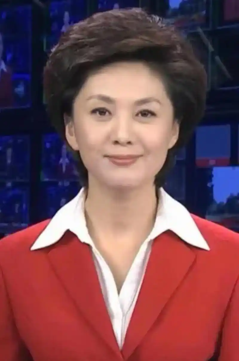 海霞,中央广播电视总台新闻联播主持人. 2007年7月莅临漯 - 抖音