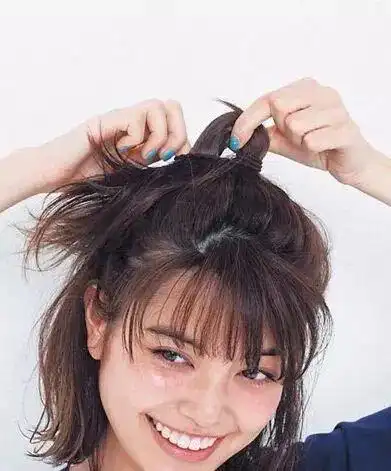 齐肩发怎么扎半丸子头简单4步教会你洋气丸子头