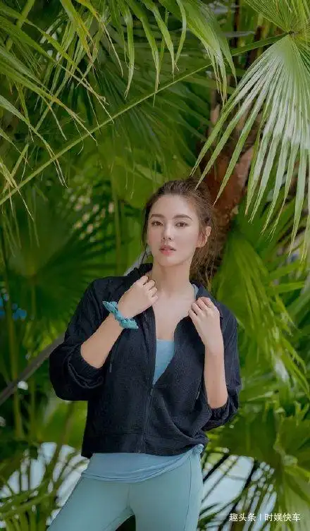 33岁张雨绮太好看了吧,一身运动装利落自信,迷人笑容状态满分|张雨绮|