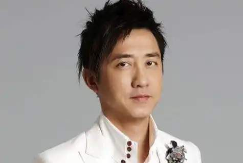 原创庾澄庆晒出自己的家装修风格低调普通但卫生间却太过寒酸