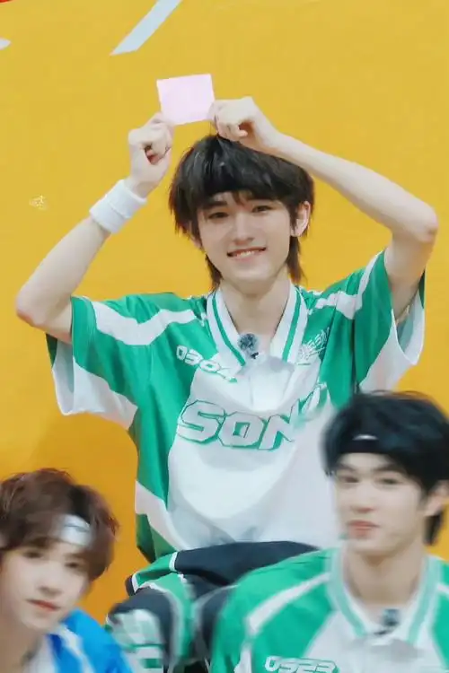 可爱的小猪#tf家族运动会站姐出图速度##谁来救救宋亚轩##宋亚轩运动