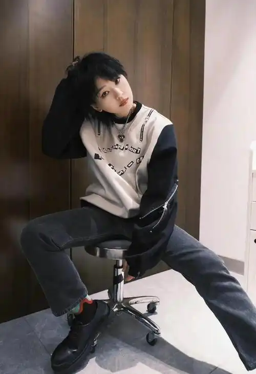 回顾周笔畅长相漂亮唱歌也好为人低调不张扬38岁依旧未婚