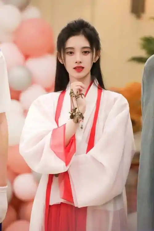 原创中国四千年美女鞠婧祎和南韩四代神颜裴珠泫谁更好看