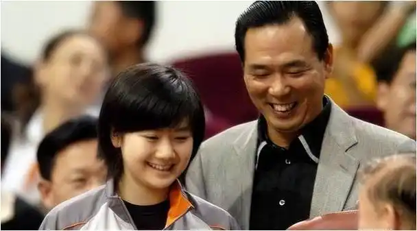 瓷娃娃福原爱为爱勇敢不惧出轨指责新恋情甜蜜如初