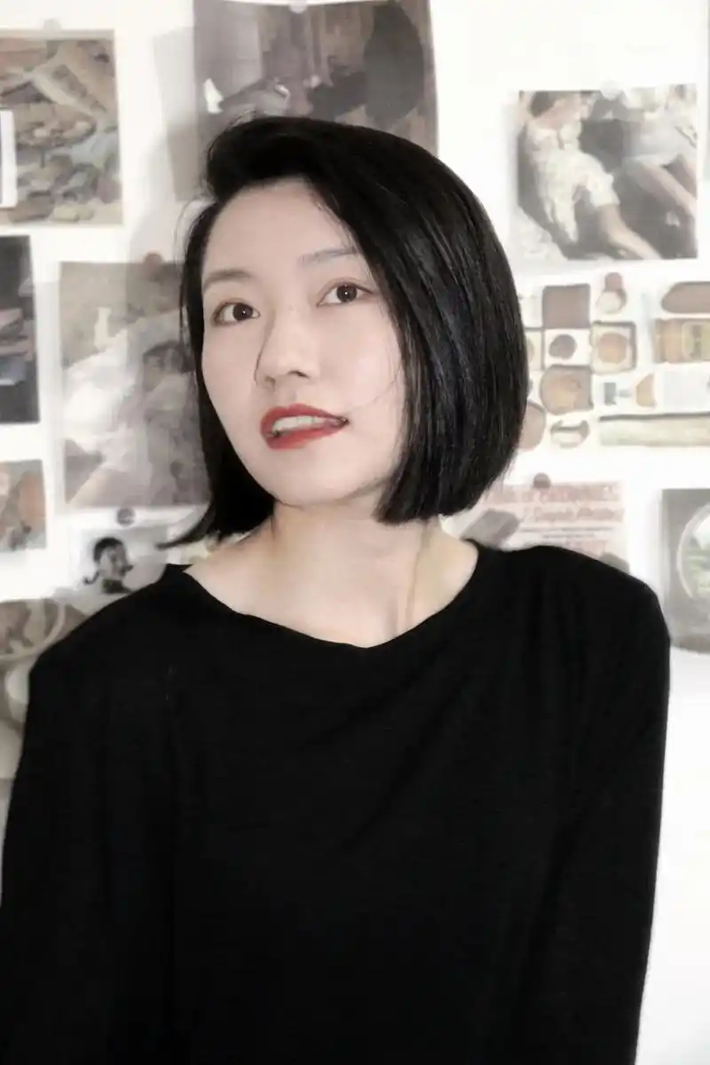 没什么就是剪了个头发