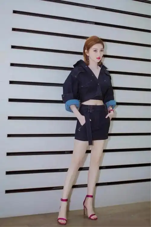 景甜漂亮的小脚丫,怪不得称为宅男杀手