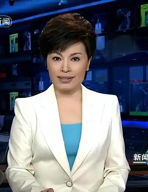 "央视最资深主持人"李瑞英 : 工作28年零失误 , 得知儿子坠楼后说22字