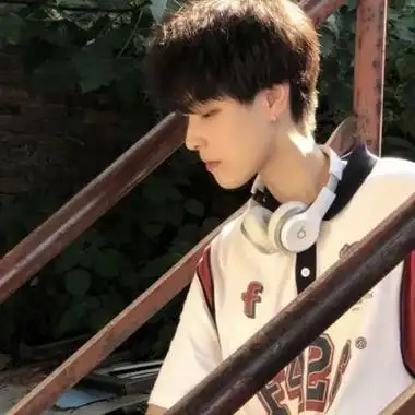 ins风超酷很好看的又很精致男生头像成熟稳重又魅力的帅哥头像