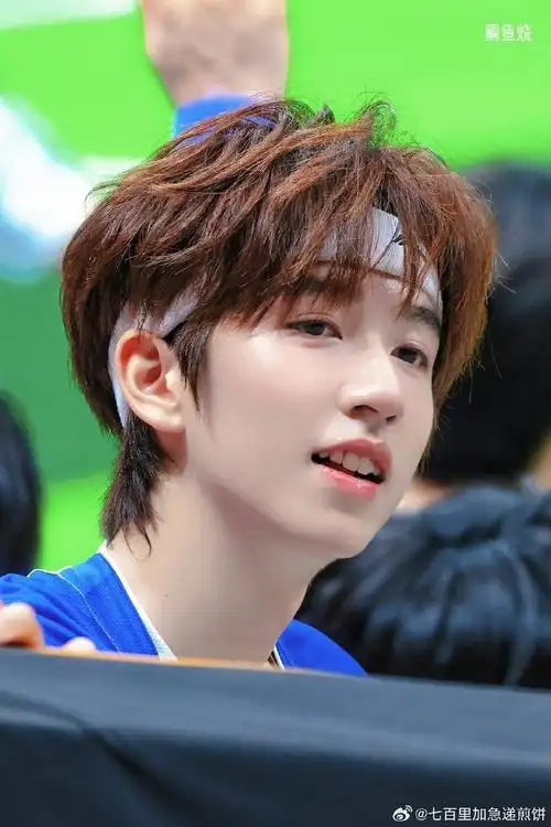 贺峻霖给粉丝写了生日快乐