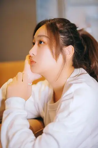 室内少女|摄影|人像摄影|清风moon_ - 原创作品 - 站酷 (zcool)