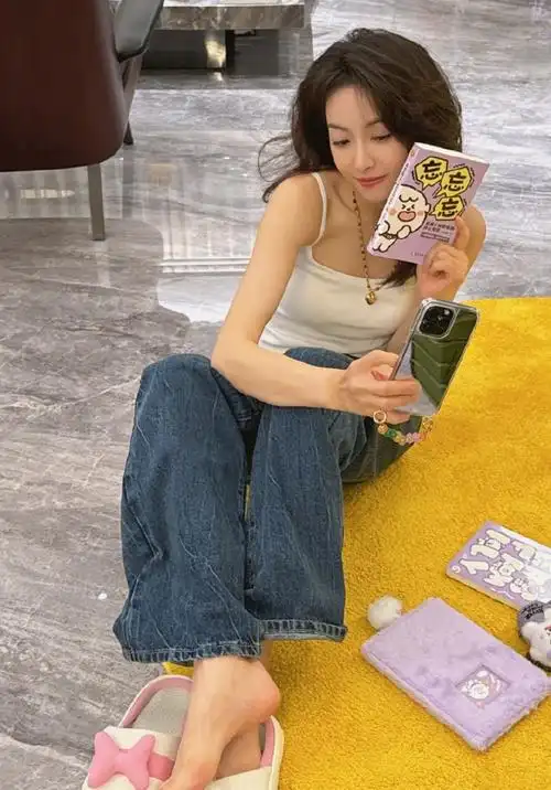 【宋茜】90:光脚