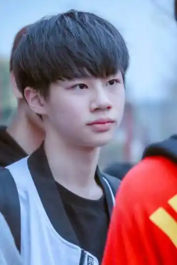 11分甜:       #徐皓扬##徐皓扬0111生日快乐# 希望啊 你