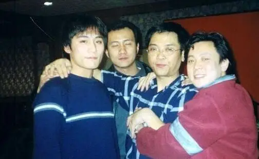 胡军刘烨《蓝宇》旧照青涩 网友赞小鲜肉