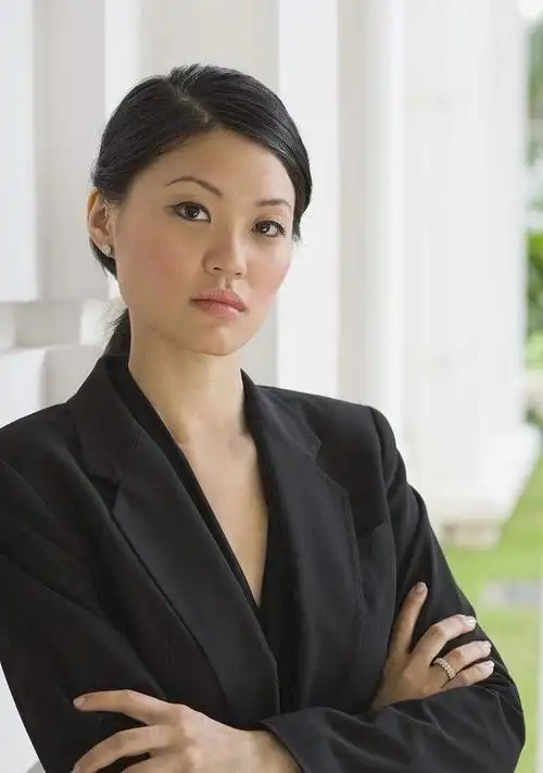 赞美事业女强人词语-最有女强人资质的3个生肖女,比男人都赚得多,家中