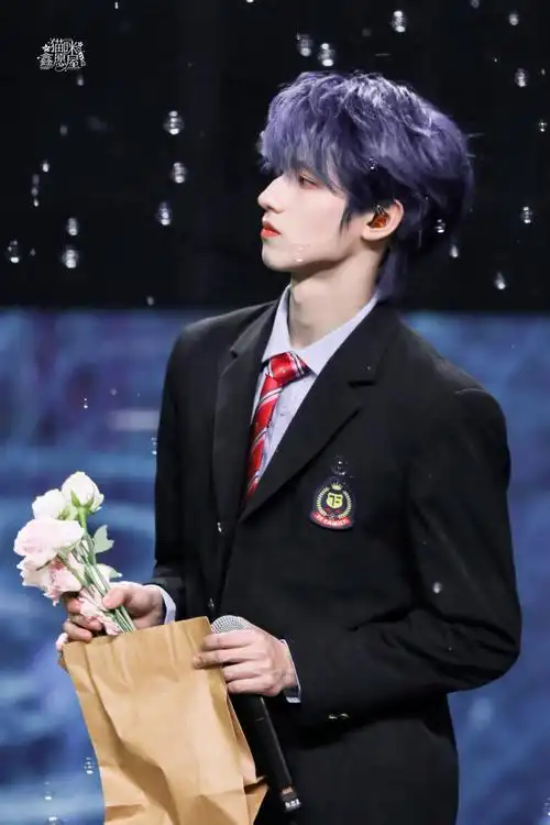 朱志鑫 断层c位全能队长##朱志鑫 三代唯一断层top