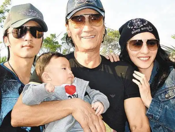 张柏芝端午节夜宿谢霆锋豪宅,谢贤拒认王菲,谢振轩劝说父母复婚