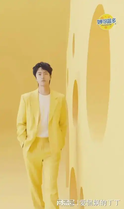 为了能够在时尚领域取得更多的成就,王一博不仅经常关注各种时尚资讯