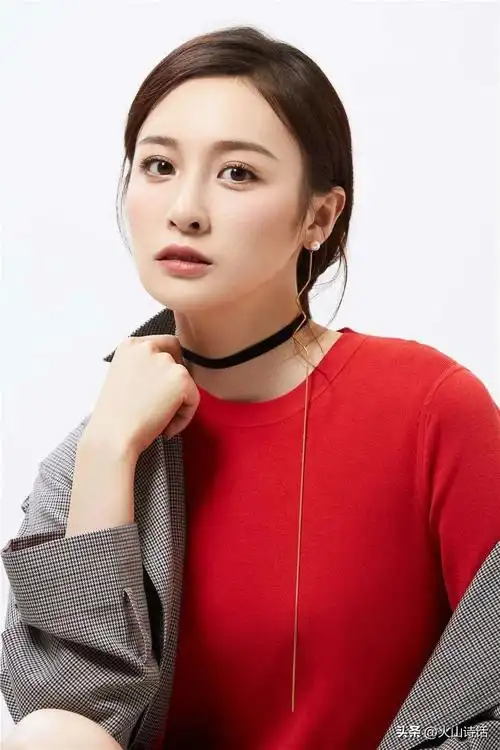 从5岁到30岁,隆妮的出现,弥补了温州女明星的缺憾