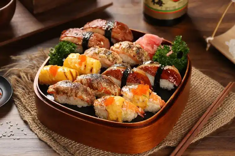 黑眼熊寿司加盟