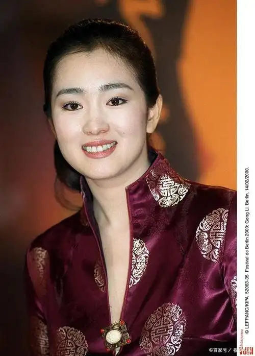 巩俐在搞特殊吗?戛纳电影节红毯成名地,需要更多"清场特权"