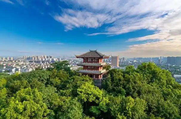 以上是绍兴十大公园,当然,绍兴还有很多其他的公园和景点,您可以根据