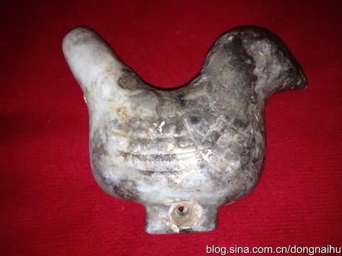 3,另外,值得一提的是,玉器网格纹装饰手法最早见于兴隆洼文化时期,并